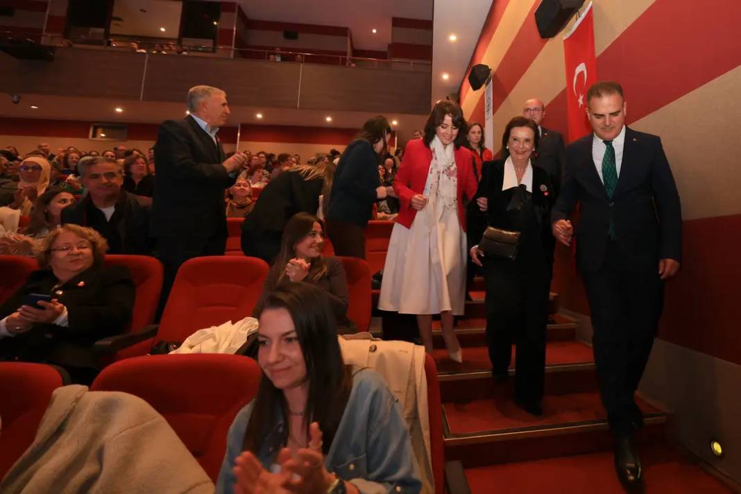 İlk Kadın Vali Lale Aytaman’ın Hayatı Belgesel Oldu 7
